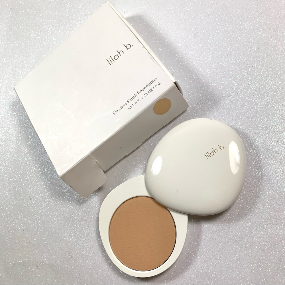 Lilah b Foundation b Classic BNIB